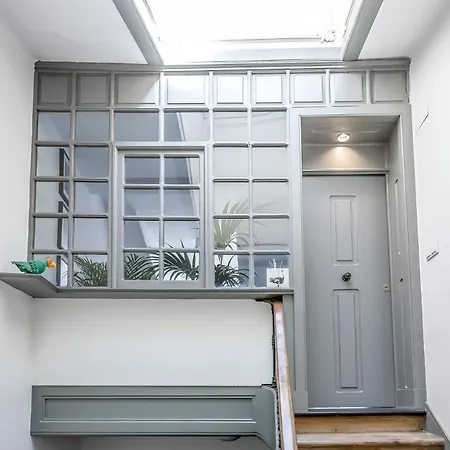Апартаменты Principe Real Charming Garden View Flat At The Heart Of *