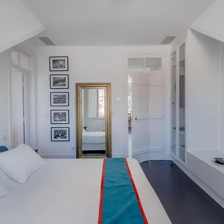 Principe Real Charming Garden View Flat At The Heart Of 아파트 리스본