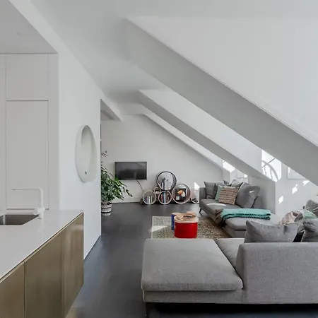 Principe Real Charming Garden View Flat At The Heart Of Апартаменты *