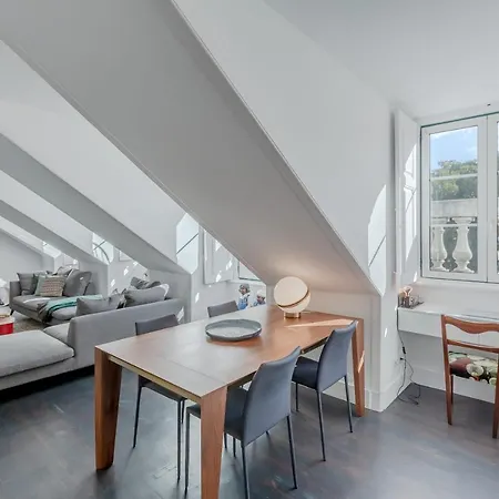 Principe Real Charming Garden View Flat At The Heart Of Апартаменты