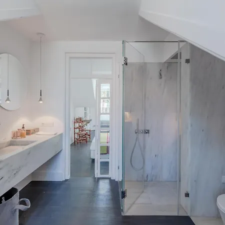 Principe Real Charming Garden View Flat At The Heart Of *