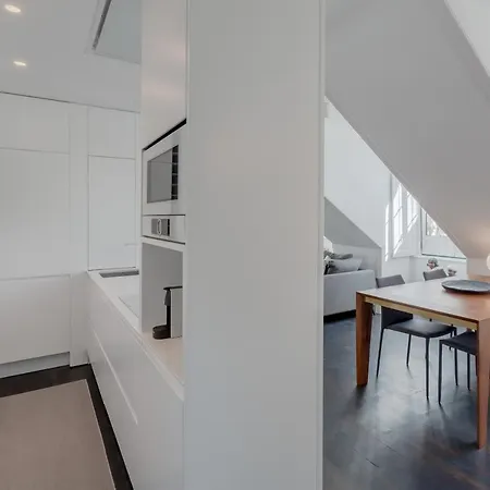 Principe Real Charming Garden View Flat At The Heart Of *